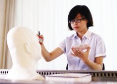 90后美女入殓师：妆点最后的尊严