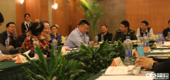 跨学科研讨,安朗杰主持 “医疗建筑环境与生命安全论坛”