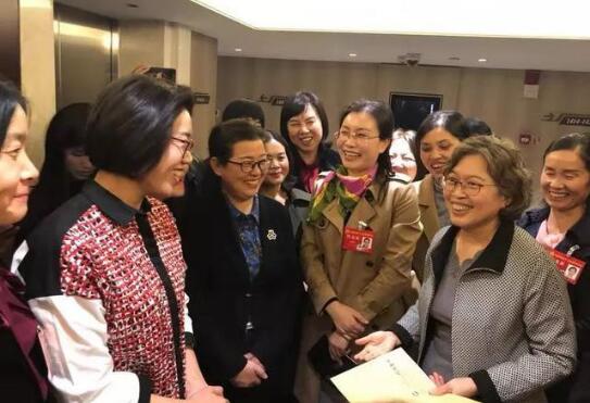 喜庆妇女十二大|支招妇女“两癌”精准筛查!湖北代表团带马丁院士建议上会